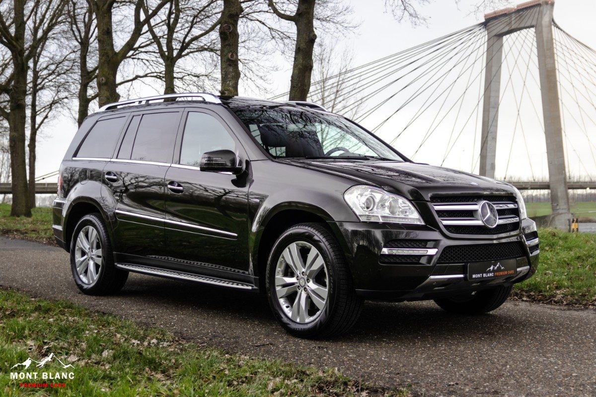 ORshoots - Mont Blanc Premium Cars - Mercedes GL350 - Met WM (1)