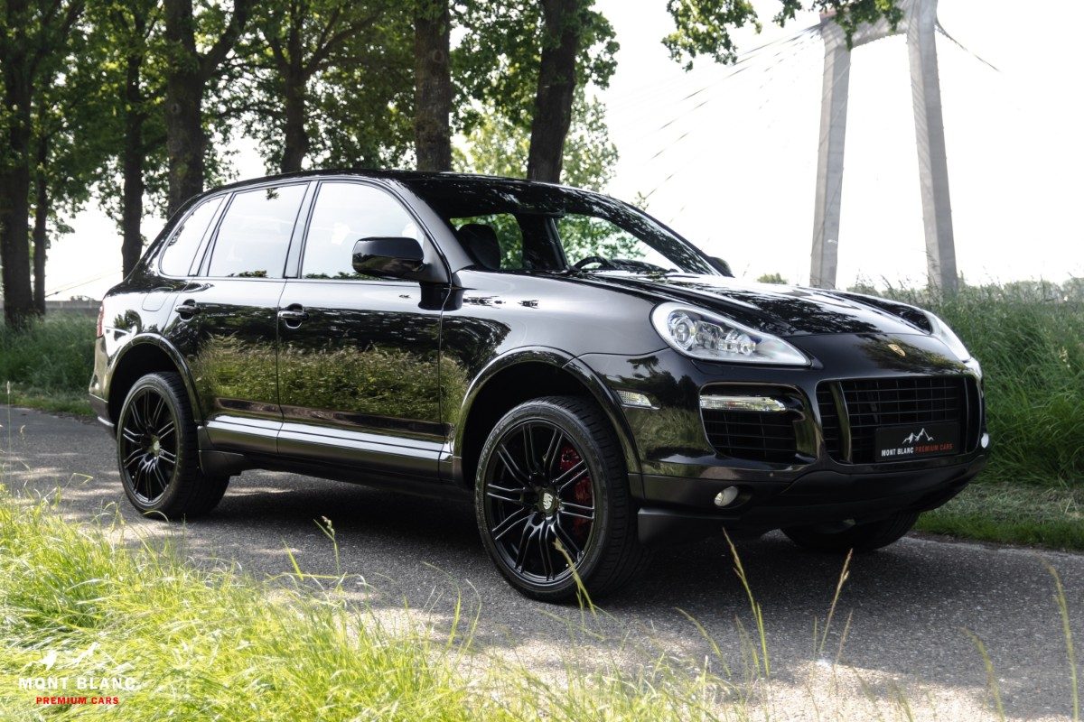 ORshoots - Mont Blanc Premium Cars - Porsche Cayenne Turbo - Met WM (1)