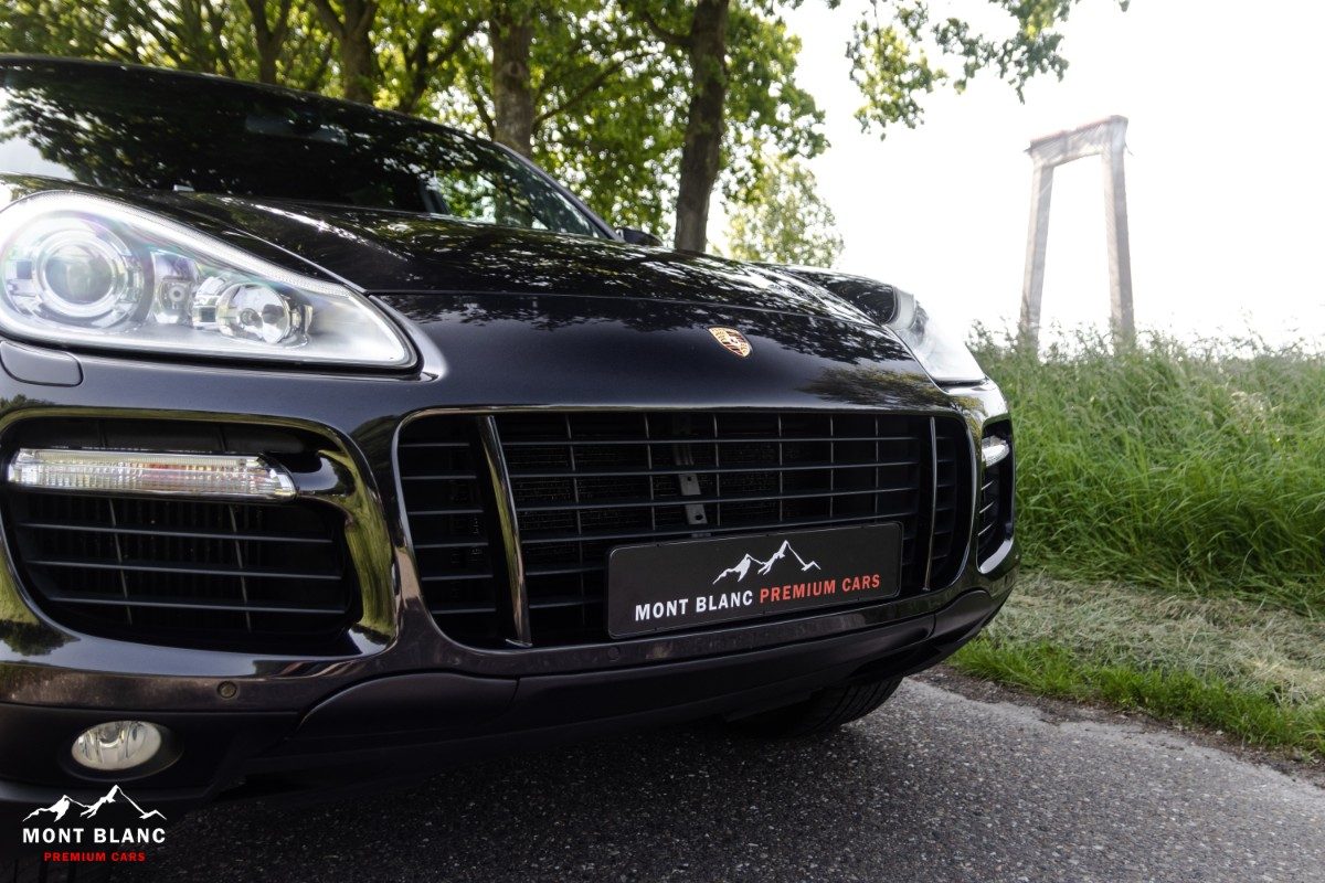 ORshoots - Mont Blanc Premium Cars - Porsche Cayenne Turbo - Met WM (10)