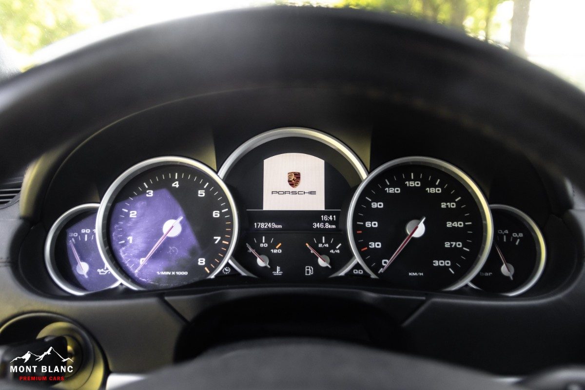 ORshoots - Mont Blanc Premium Cars - Porsche Cayenne Turbo - Met WM (24)