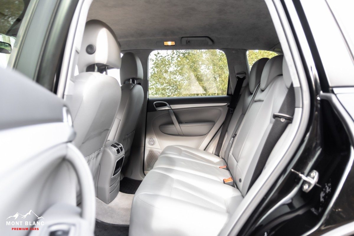 ORshoots - Mont Blanc Premium Cars - Porsche Cayenne Turbo - Met WM (28)