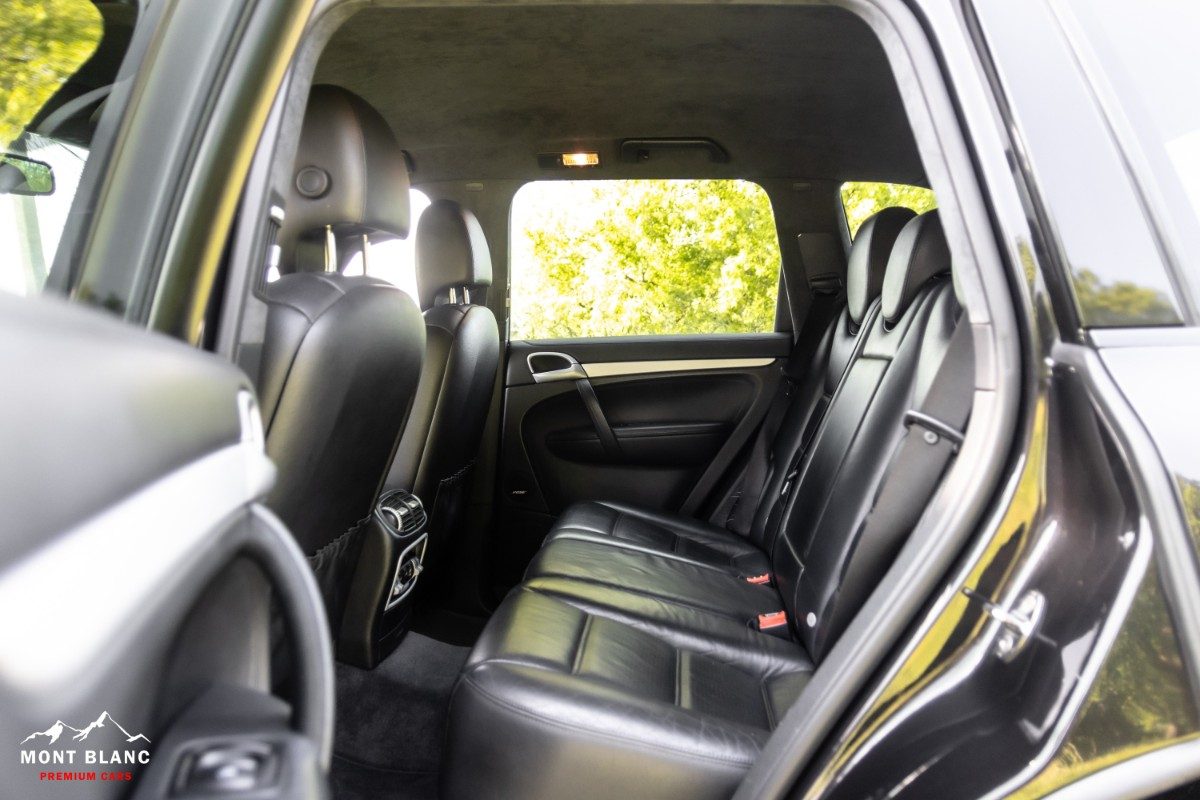 ORshoots - Mont Blanc Premium Cars - Porsche Cayenne Turbo - Met WM (29)
