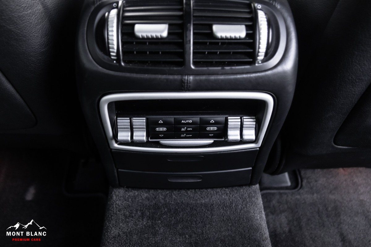 ORshoots - Mont Blanc Premium Cars - Porsche Cayenne Turbo - Met WM (30)