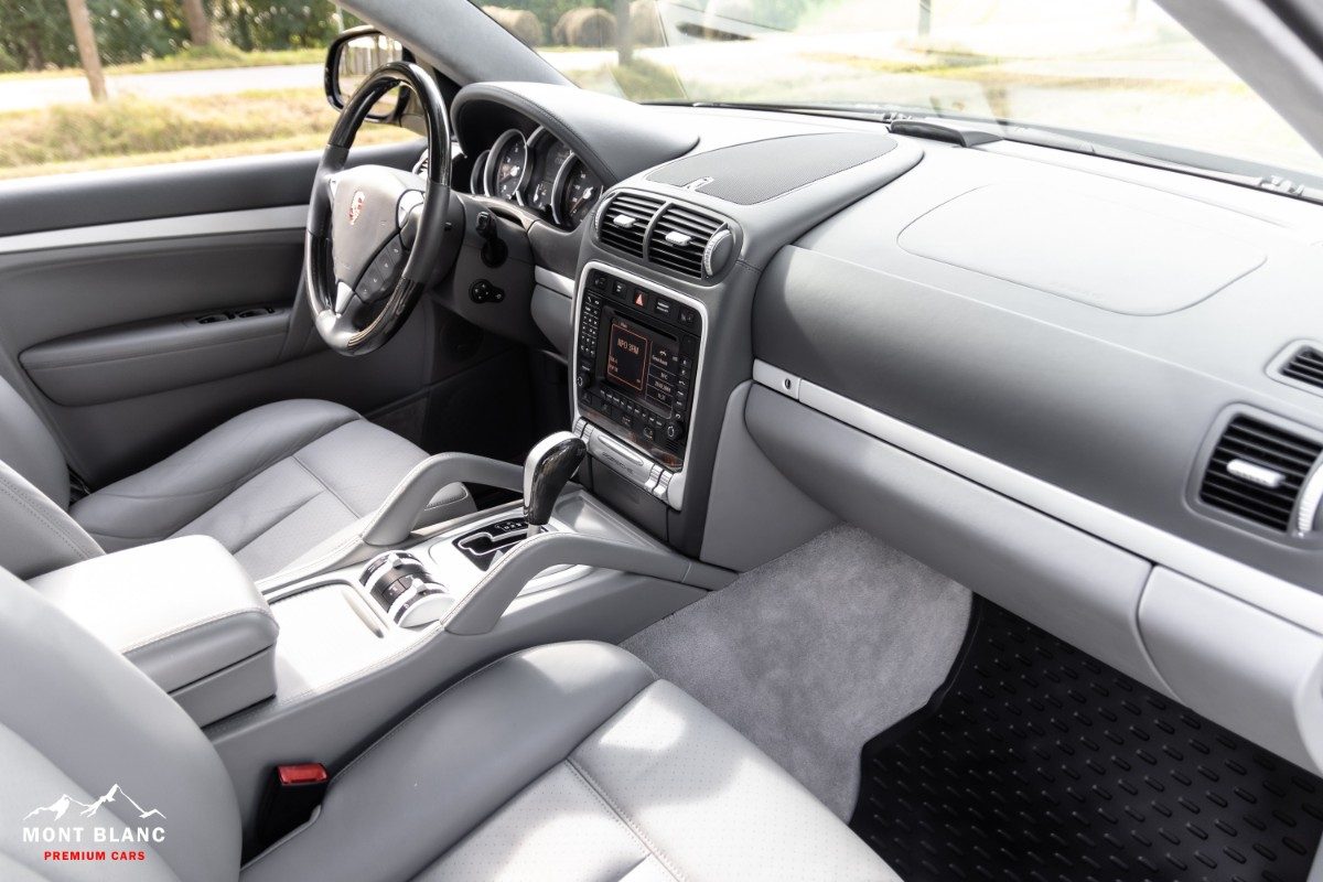 ORshoots - Mont Blanc Premium Cars - Porsche Cayenne Turbo - Met WM (30)