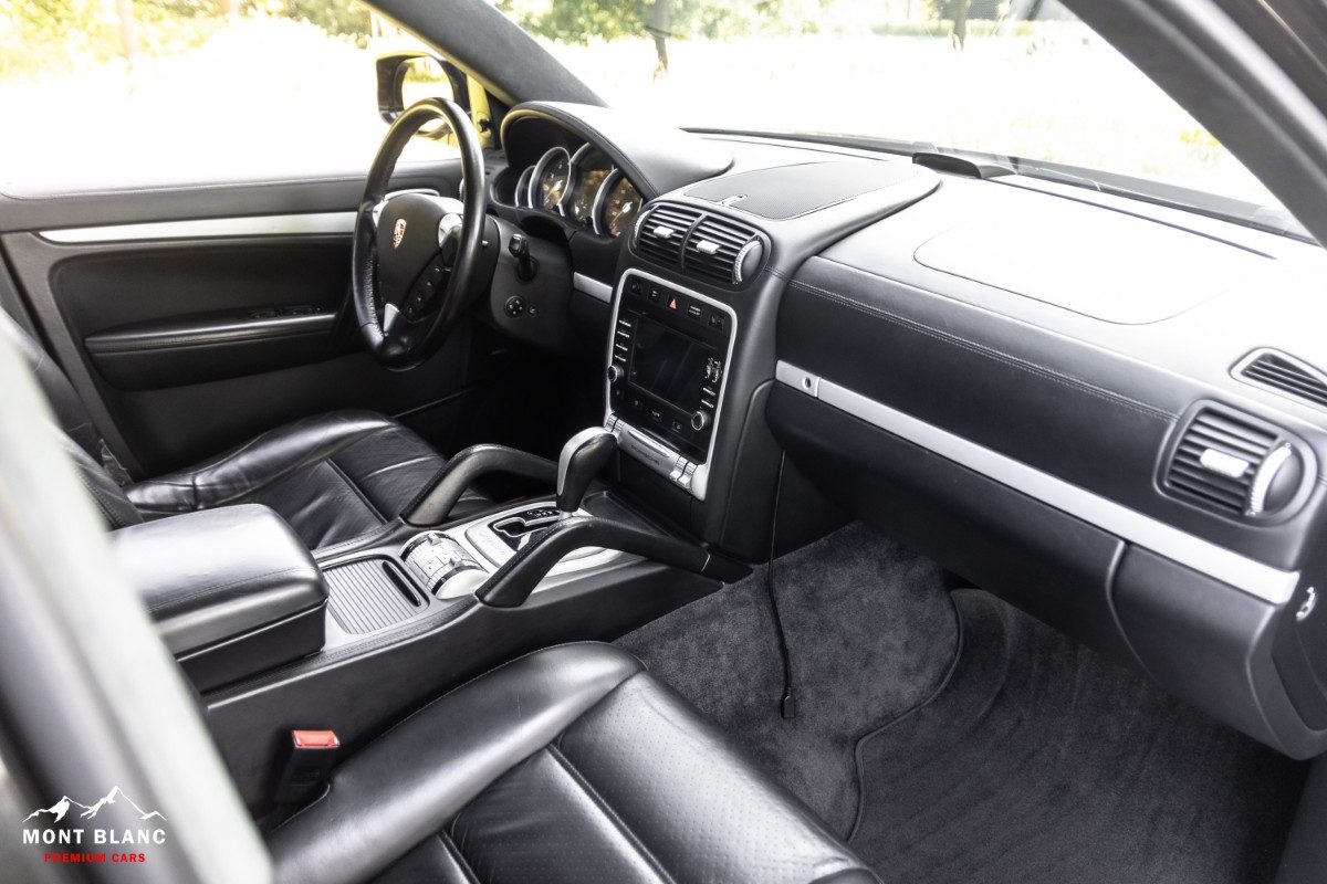 ORshoots - Mont Blanc Premium Cars - Porsche Cayenne Turbo - Met WM (31)