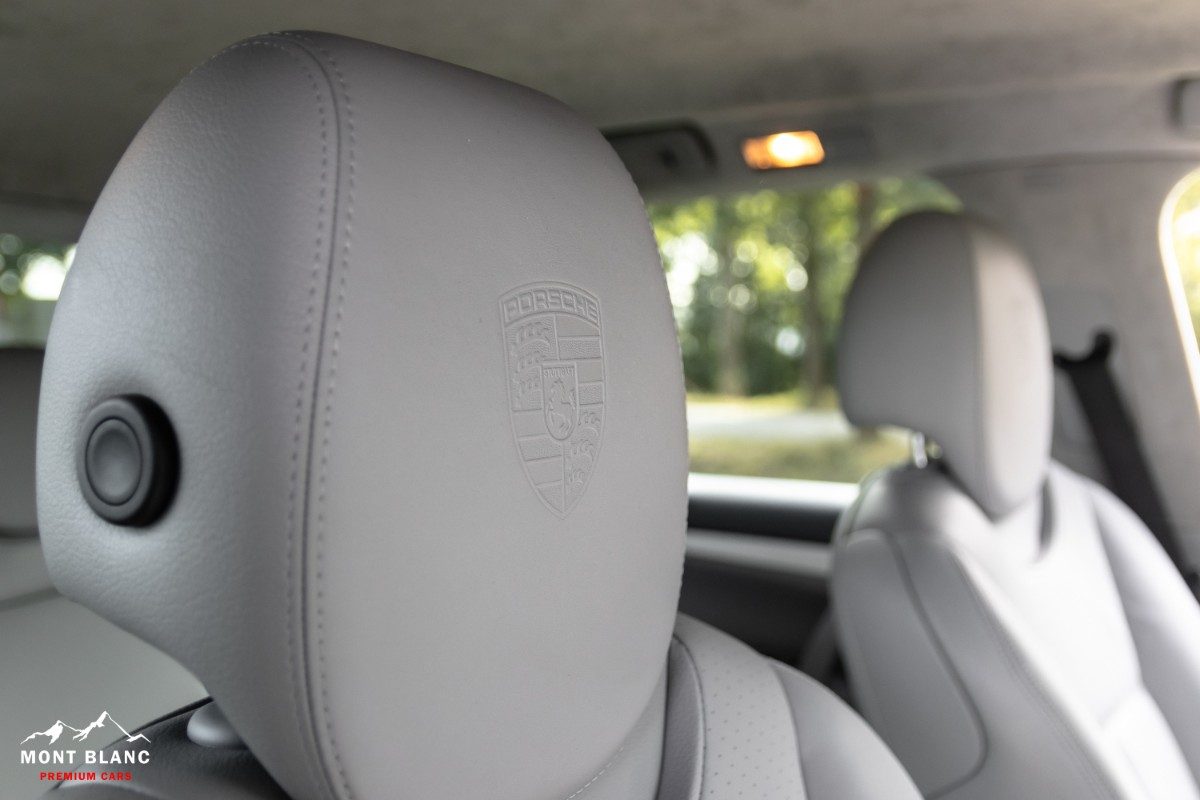ORshoots - Mont Blanc Premium Cars - Porsche Cayenne Turbo - Met WM (35)